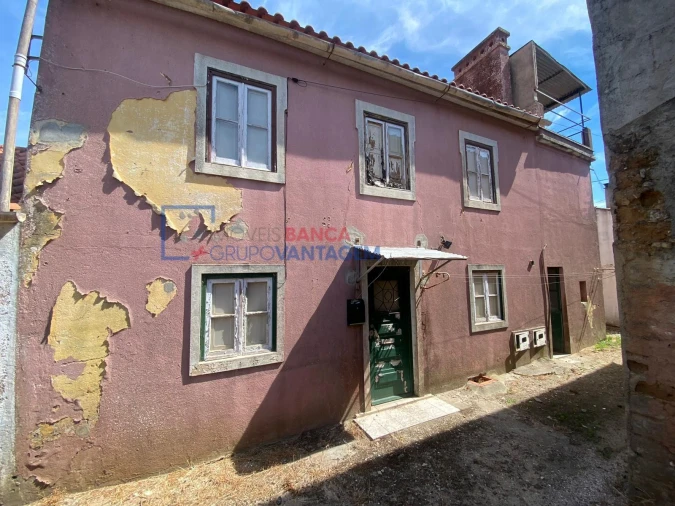 Moradia T4 para Venda em Casais e Alviobeira Foto 2