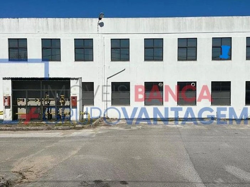 Armazém para Venda em Torres Novas (Santa Maria, Salvador e Santiago) Foto 1