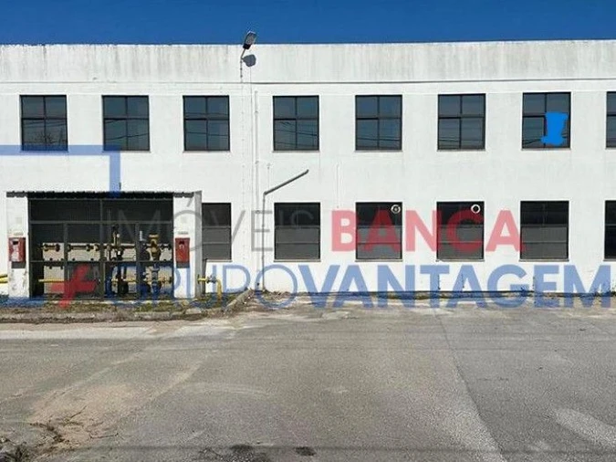 Armazém para Venda em Torres Novas (Santa Maria, Salvador e Santiago) Foto 1