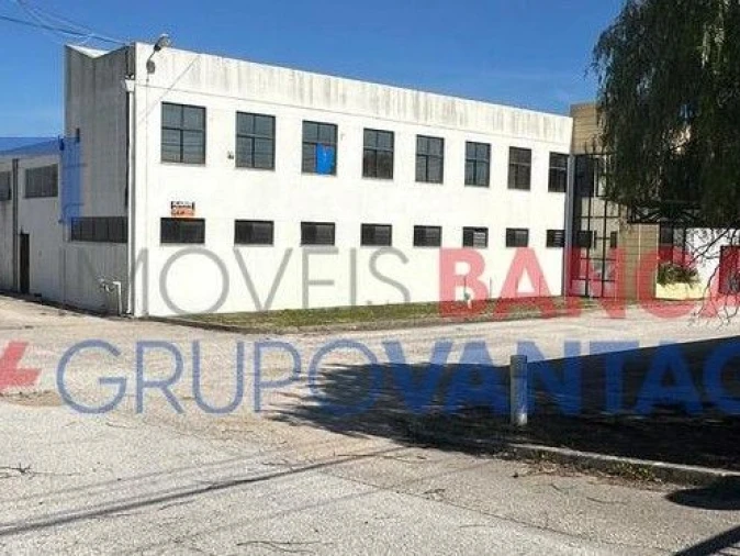 Armazém para Venda em Torres Novas (Santa Maria, Salvador e Santiago) Foto 8