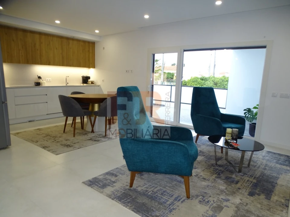 Moradia T3 para Venda em Fernao Ferro Foto 11