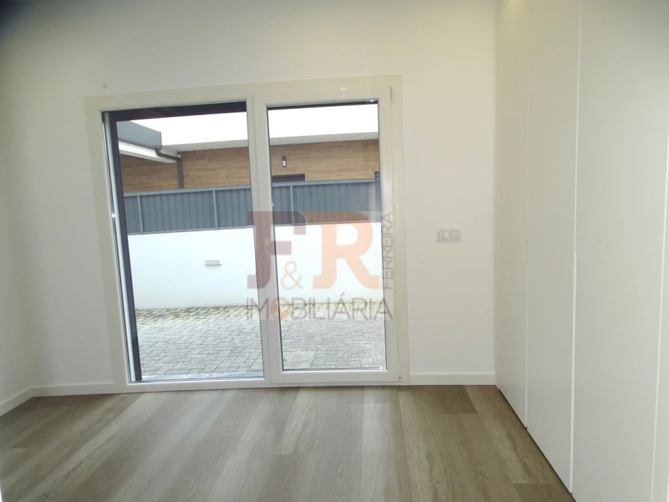 Moradia T3 para Venda em Fernao Ferro Foto 25