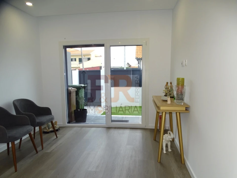 Moradia T3 para Venda em Fernao Ferro Foto 27