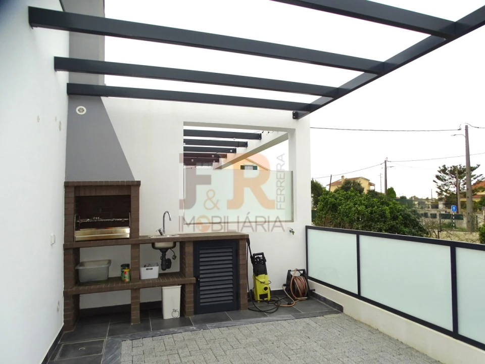 Moradia T3 para Venda em Fernao Ferro Foto 3