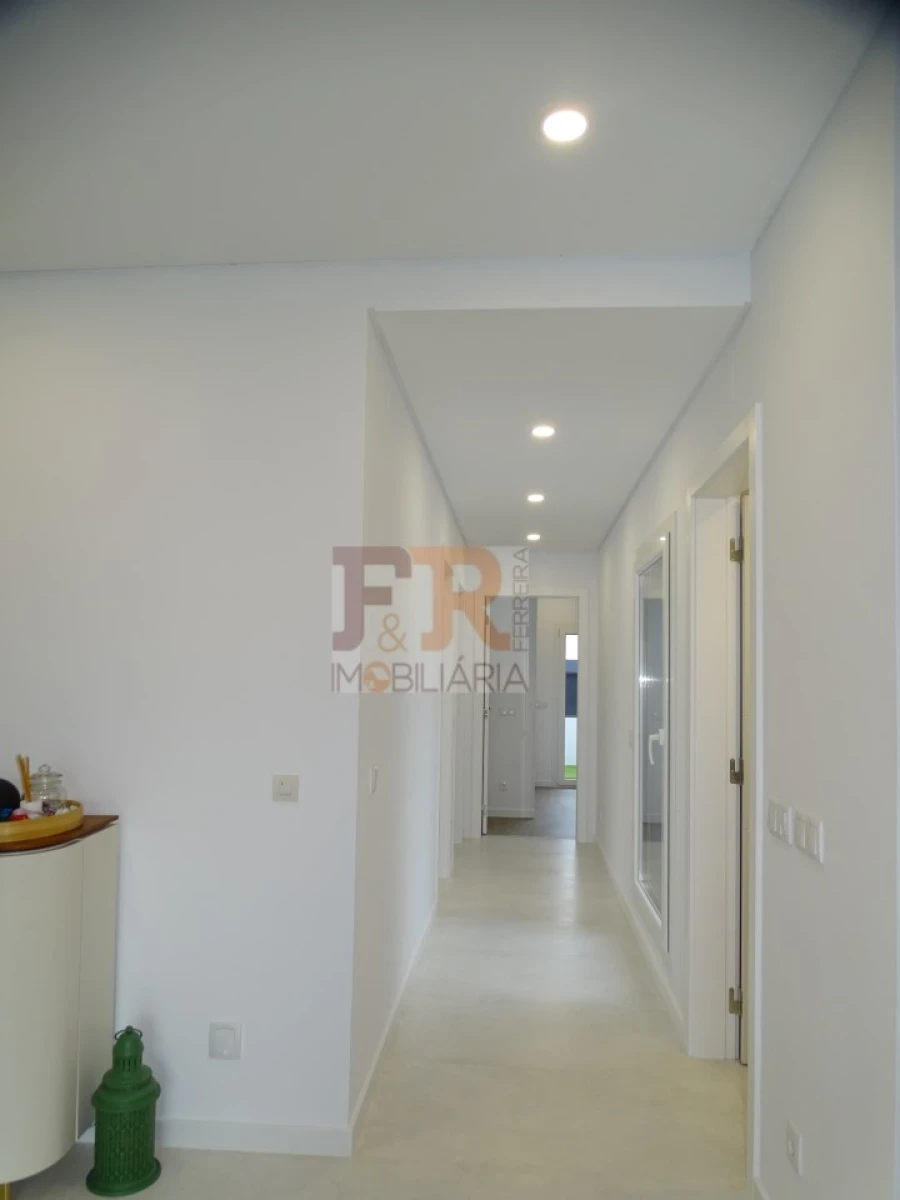 Moradia T3 para Venda em Fernao Ferro Foto 22