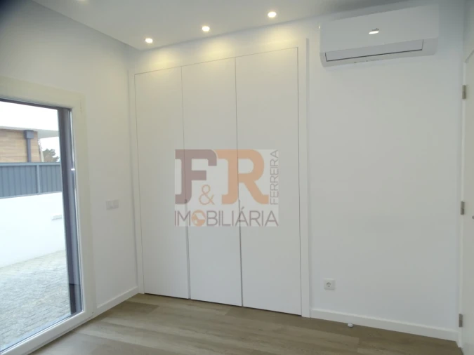 Moradia T3 para Venda em Fernao Ferro Foto 26