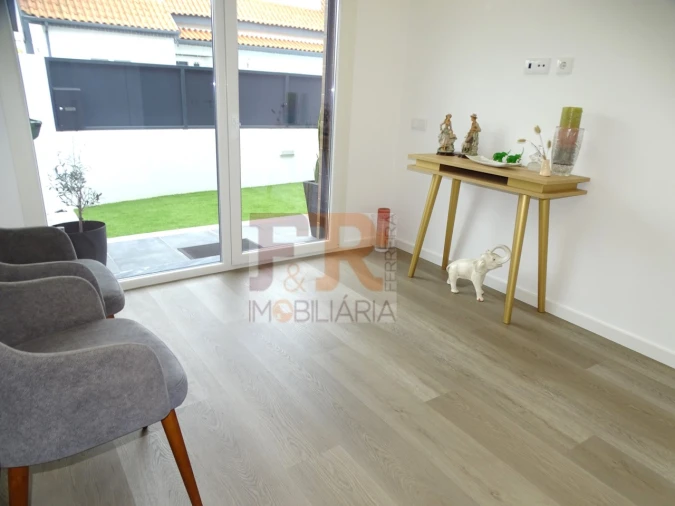 Moradia T3 para Venda em Fernao Ferro Foto 29