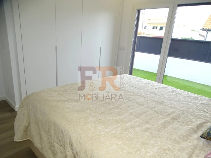 Moradia T3 para Venda em Fernao Ferro Foto 32