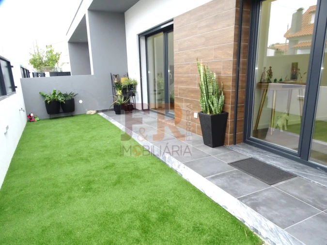 Moradia T3 para Venda em Fernao Ferro Foto 10