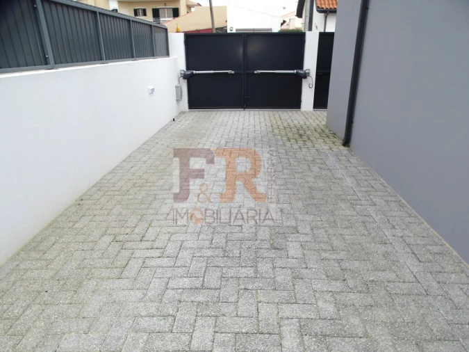 Moradia T3 para Venda em Fernao Ferro Foto 41