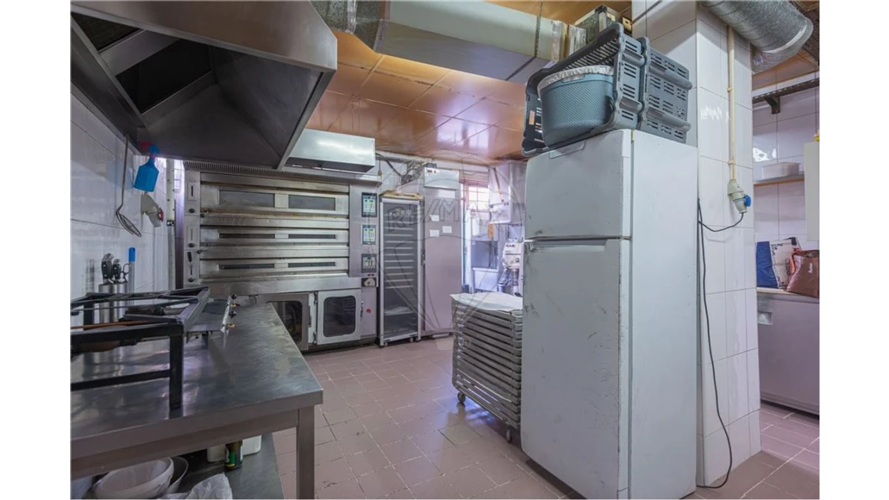 Negócio para Venda em Rio Tinto Foto 11