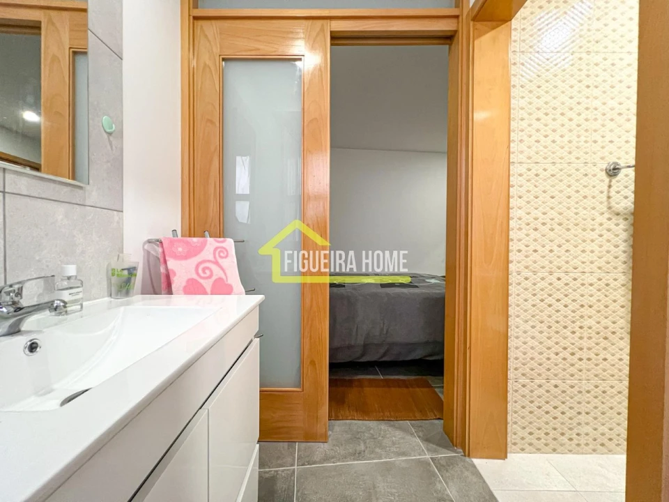 Apartamento T1 para Venda em Buarcos Foto 9