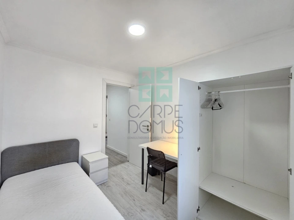 Moradia T9 para Venda em Ajuda Foto 35