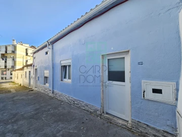 Moradia T9 para Venda em Ajuda