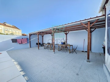 Moradia T9 para Venda em Ajuda