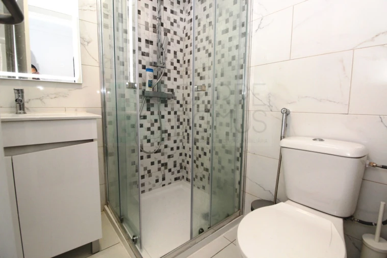 Moradia T9 para Venda em Ajuda Foto 22