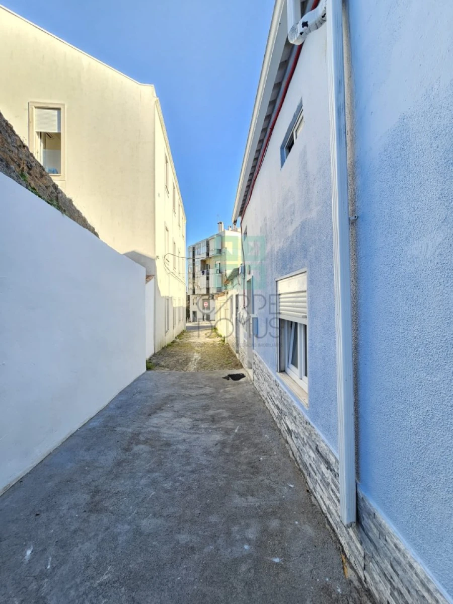 Moradia T9 para Venda em Ajuda Foto 47
