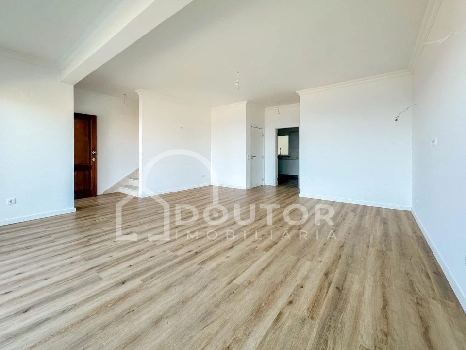 Moradia T3 para Venda em Gaula Foto 10