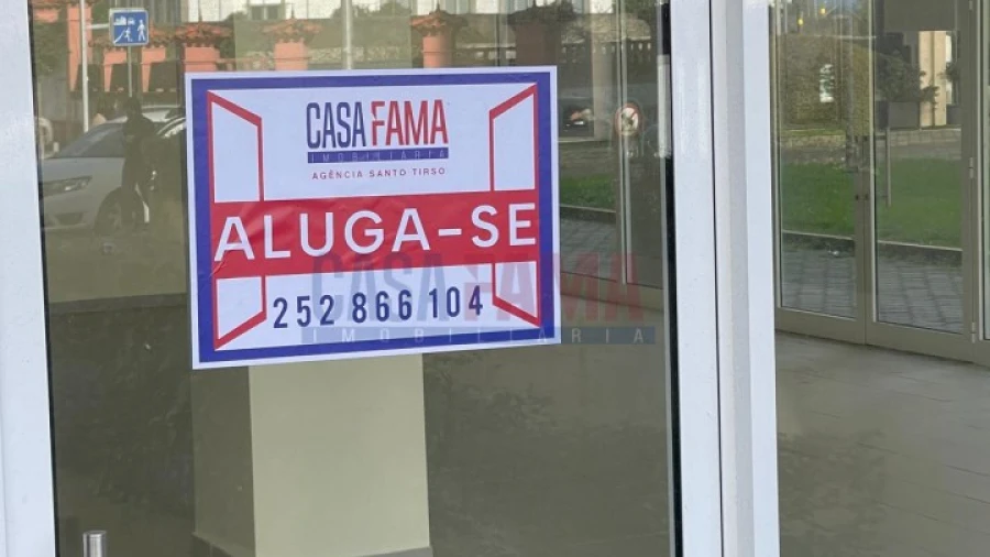 Loja para Arrendamento em Santo Tirso, Couto (Santa Cristina e São Miguel) e Burgães