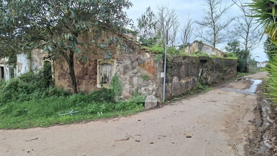 Moradia T2 para Venda em Carvalhal Benfeito