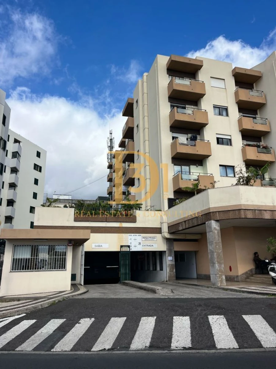 Garagem para Venda em Funchal (Santa Luzia) Foto 1