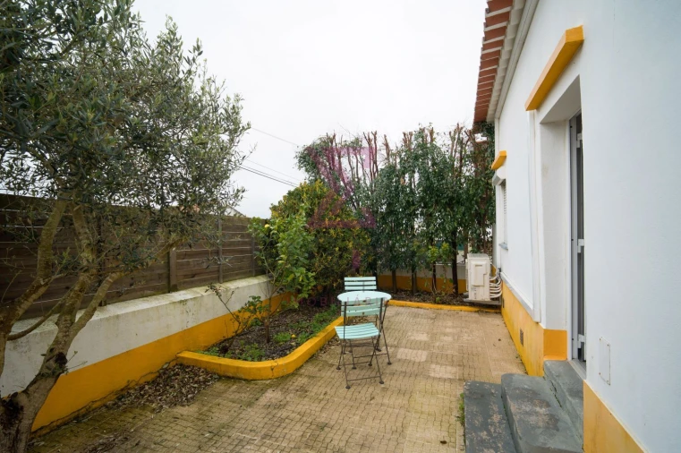 Moradia T2 para Venda em São Bartolomeu dos Galegos e Moledo Foto 45