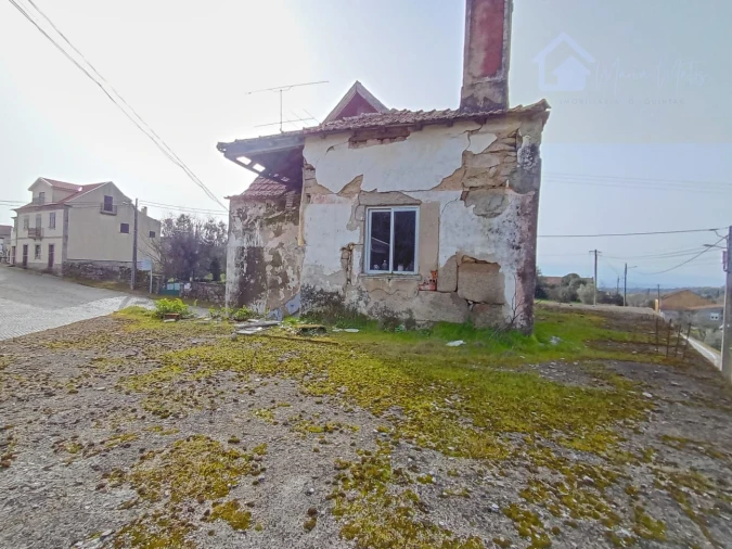 Moradia T3 para Venda em Tavares (Chãs, Várzea e Travanca) Foto 10