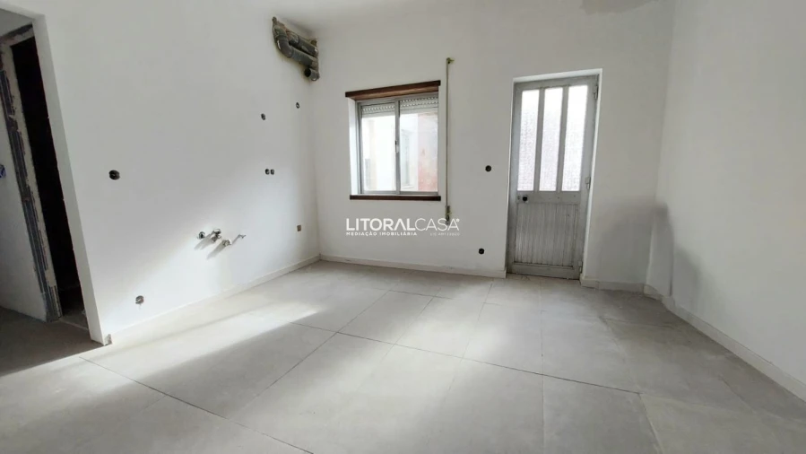 Apartamento T1 para Venda em Glória e Vera Cruz Foto 3