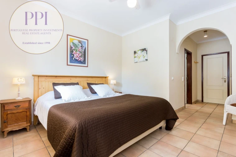 Moradia T4 para Venda em Lagos (São Sebastião e Santa Maria) Foto 20