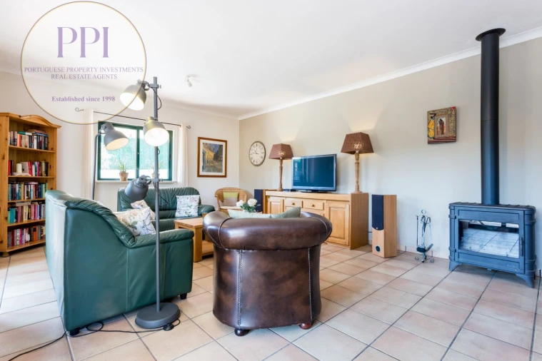 Moradia T4 para Venda em Lagos (São Sebastião e Santa Maria) Foto 15