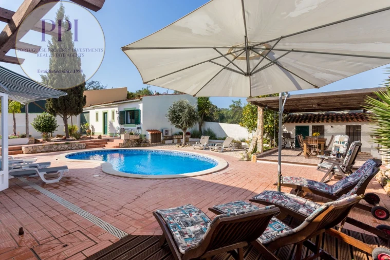 Moradia T4 para Venda em Lagos (São Sebastião e Santa Maria) Foto 3