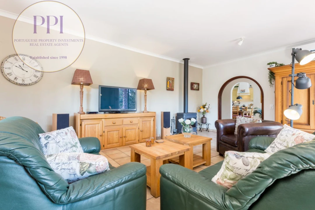 Moradia T4 para Venda em Lagos (São Sebastião e Santa Maria) Foto 16