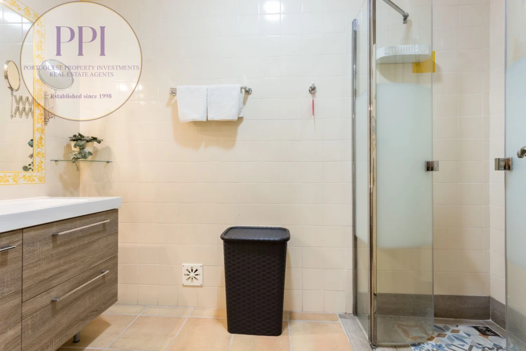 Moradia T4 para Venda em Lagos (São Sebastião e Santa Maria) Foto 22