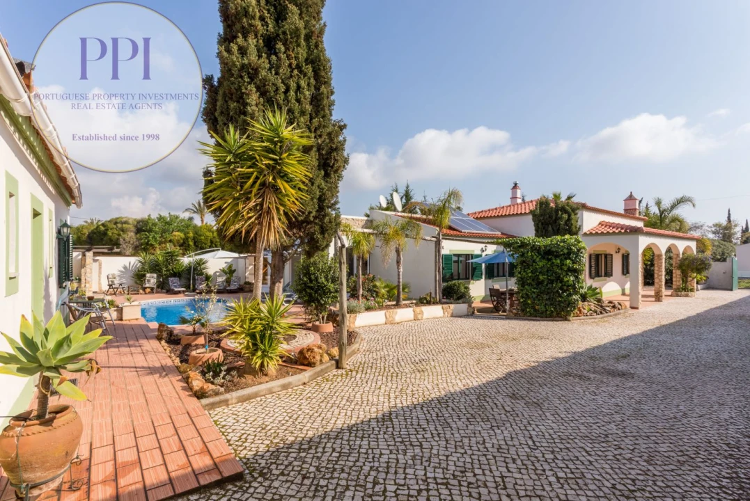 Moradia T4 para Venda em Lagos (São Sebastião e Santa Maria) Foto 43