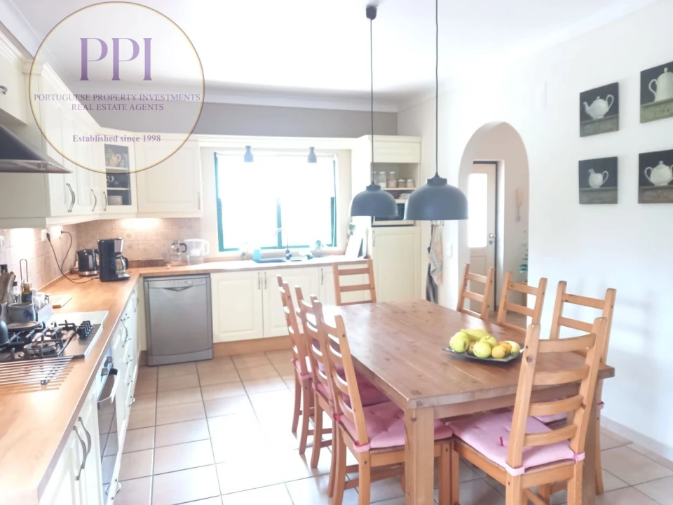 Moradia T4 para Venda em Lagos (São Sebastião e Santa Maria) Foto 35