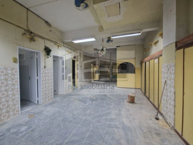 Loja para Arrendamento em Agualva e Mira-Sintra Foto 1