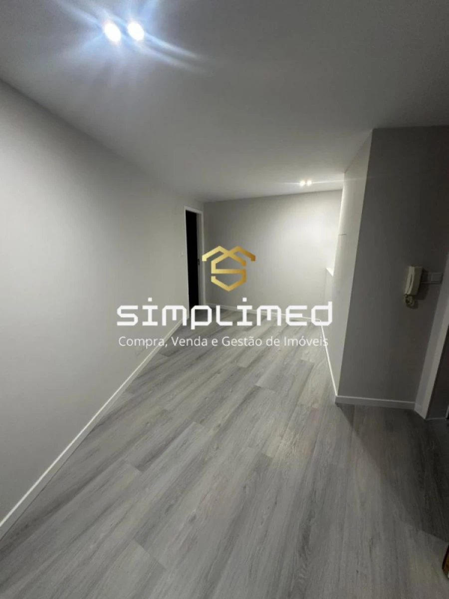 Apartamento T4 para Venda em Fragoso Foto 5