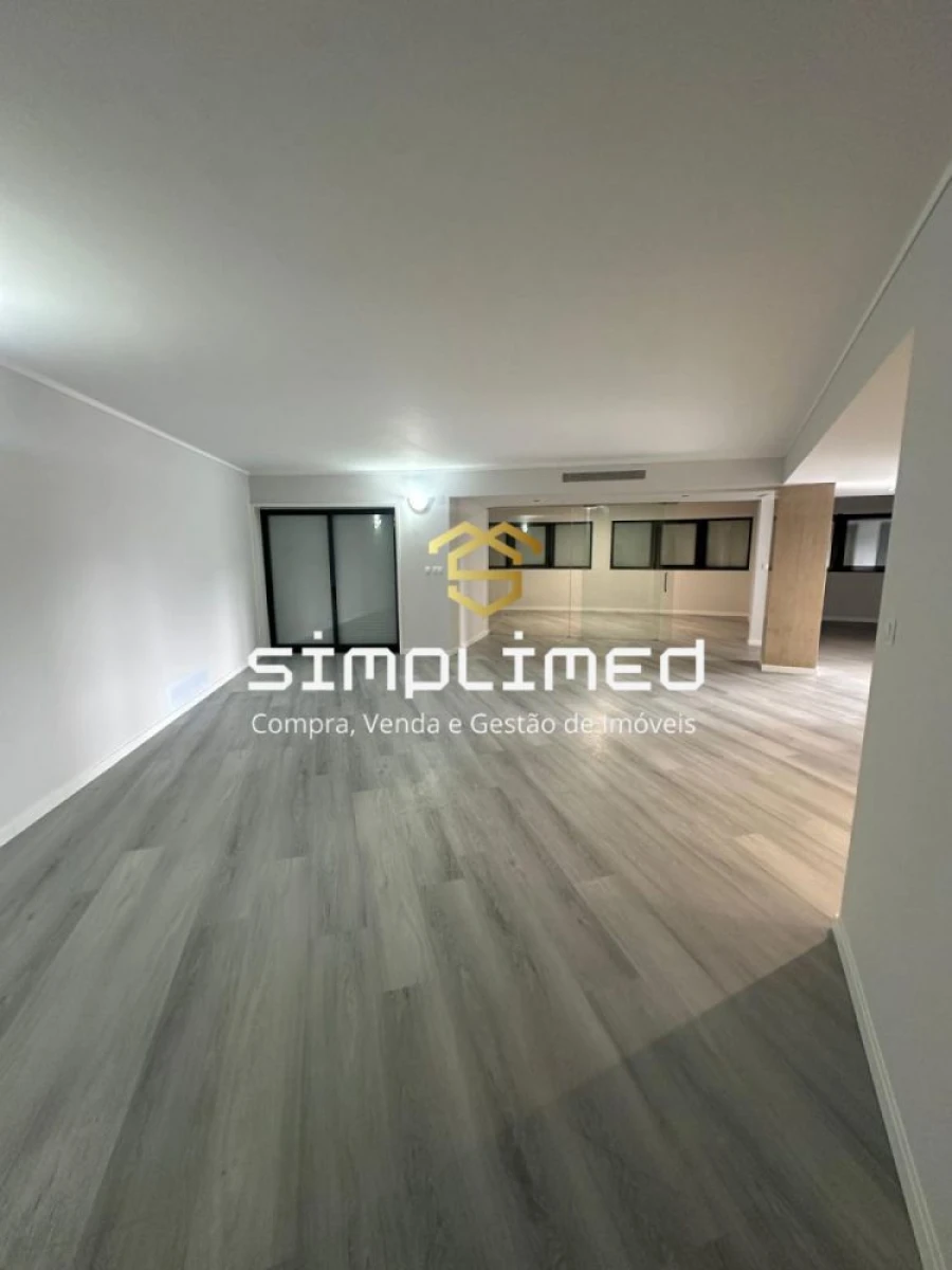 Apartamento T4 para Venda em Fragoso Foto 3