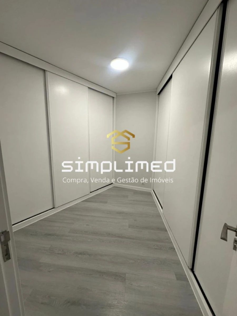 Apartamento T4 para Venda em Fragoso Foto 7