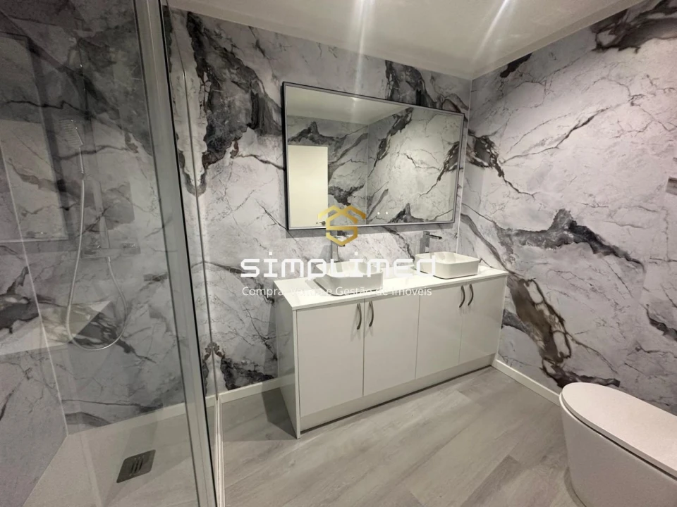 Apartamento T4 para Venda em Fragoso Foto 12