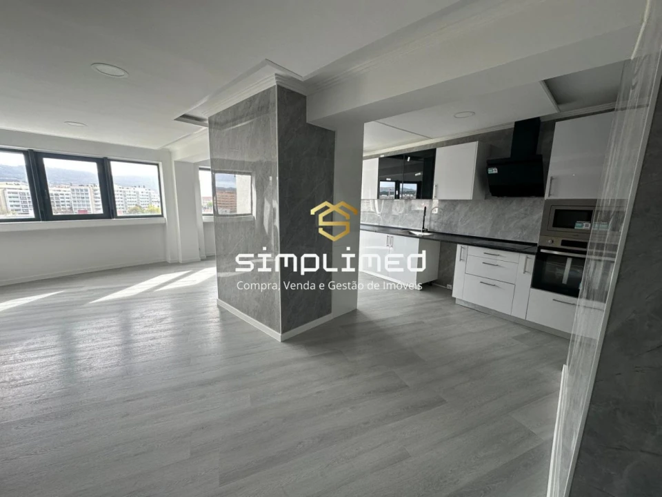 Apartamento T4 para Venda em Fragoso Foto 2