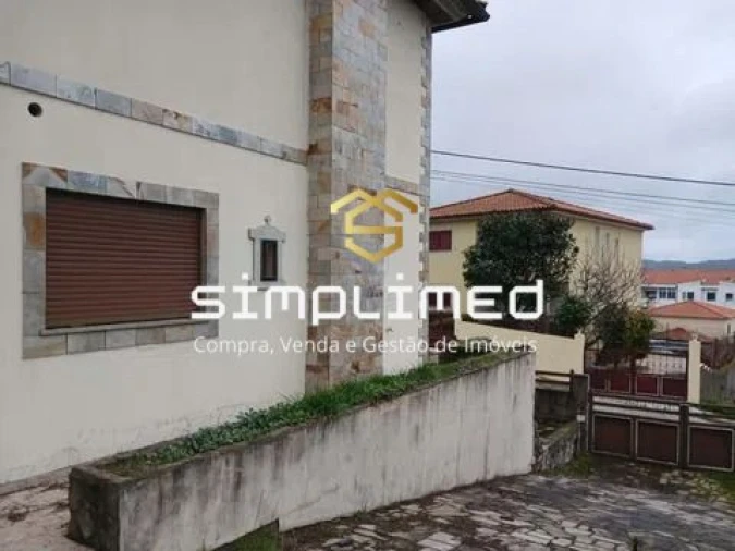 Moradia T3 para Venda em Alijo Foto 4