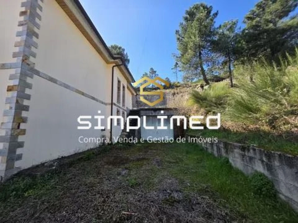 Moradia T3 para Venda em Alijo Foto 6