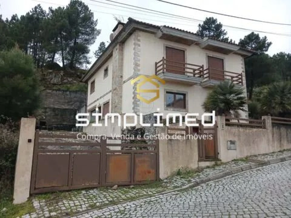 Moradia T3 para Venda em Alijo Foto 2