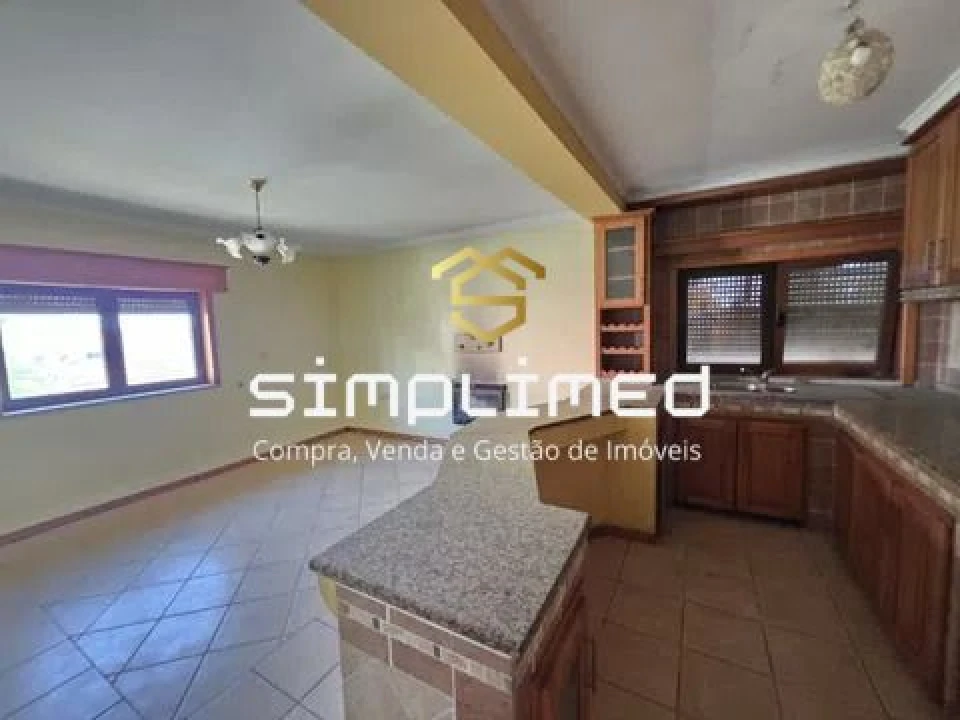 Moradia T3 para Venda em Alijo Foto 10