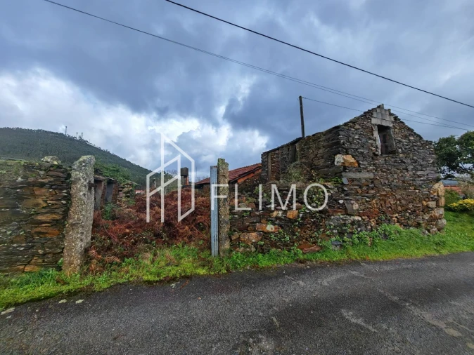 Moradia T1 para Venda em Santa Maria de Sardoura Foto 2