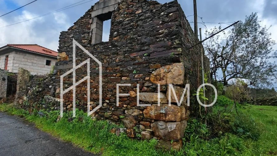 Moradia T1 para Venda em Santa Maria de Sardoura