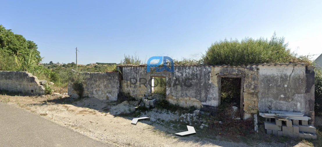 Quinta T0 para Venda em Moçarria Foto 1