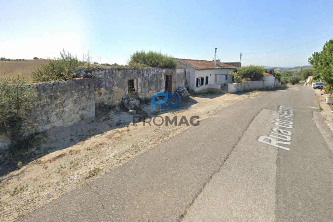 Quinta T0 para Venda em Moçarria Foto 1