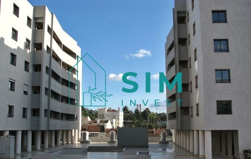 Apartamento T4 para Venda em Ajuda Foto 1